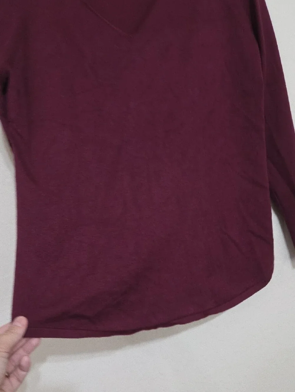 Chico's V-Neck Long Sleeve Top in Burgundy